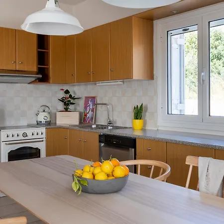 Ursa Minor Casa de Férias Mousata