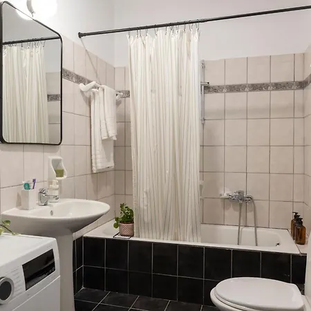 Ursa Minor Tatil Evi Mousata